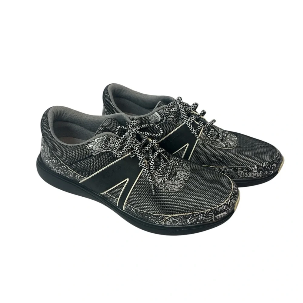 Algeria Women’s Traq Qarma Black/White Wild Child Black‎ Leather Sneakers sz 42